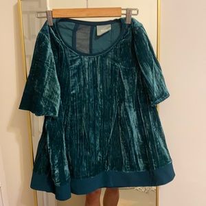 ANTHROPOLOGY VELVET GREEN TOP